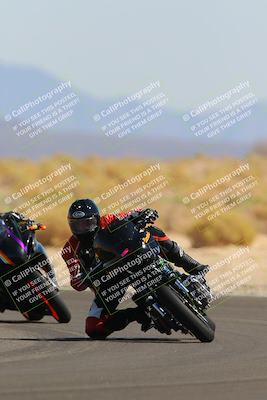 media/Oct-08-2022-SoCal Trackdays (Sat) [[1fc3beec89]]/Turn 16 (125pm)/